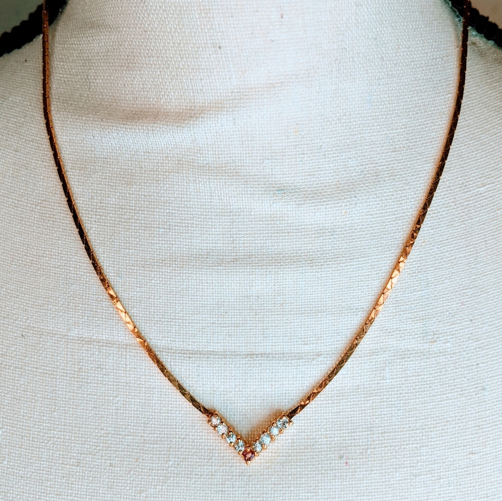 Charming Drop Rhinestone Necklace - Picture 2 of 3